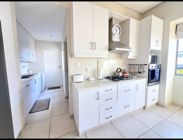 2 BEDROOM FREESTANDING TO LET IN RENISHAW HILLS